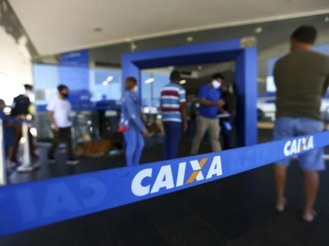 05-08-2020-fila-agencia-caixa-e1651071676913
