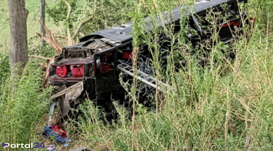 onibus-com-romeiros-cai-em-ribanceira-de-15-metros-e-deixa-seis-mortos-entre-sao-paulo-e-minas-gerais